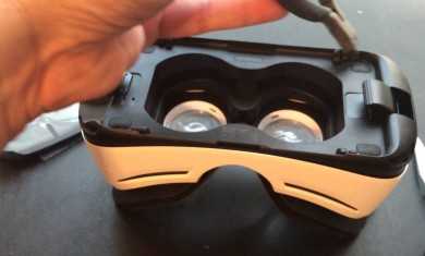 How to make a Samsung Note 4 fit on a Consumer GearVR