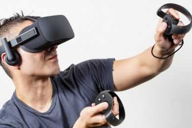 oculus-touch-half-moon-vr-input-controller-rift-headset-1021×580